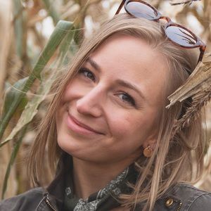 Meet your Posher, Caitlin